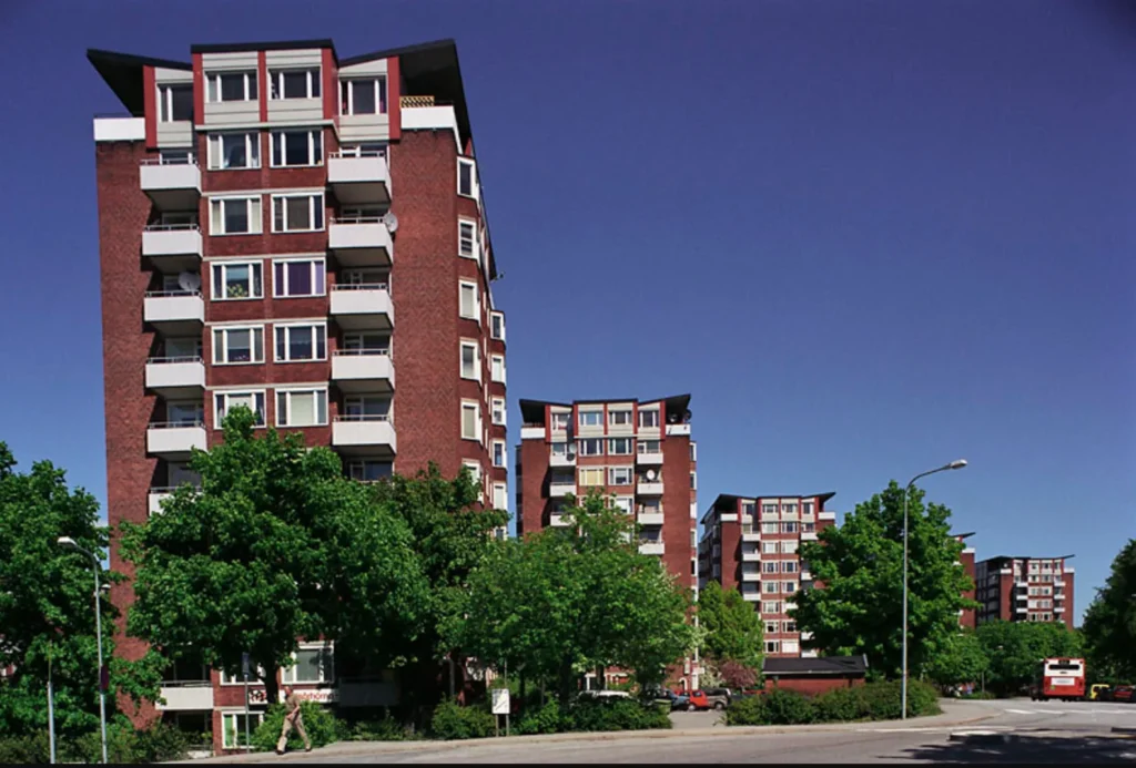 Lägenheter på Larsbodavägen i Farsta